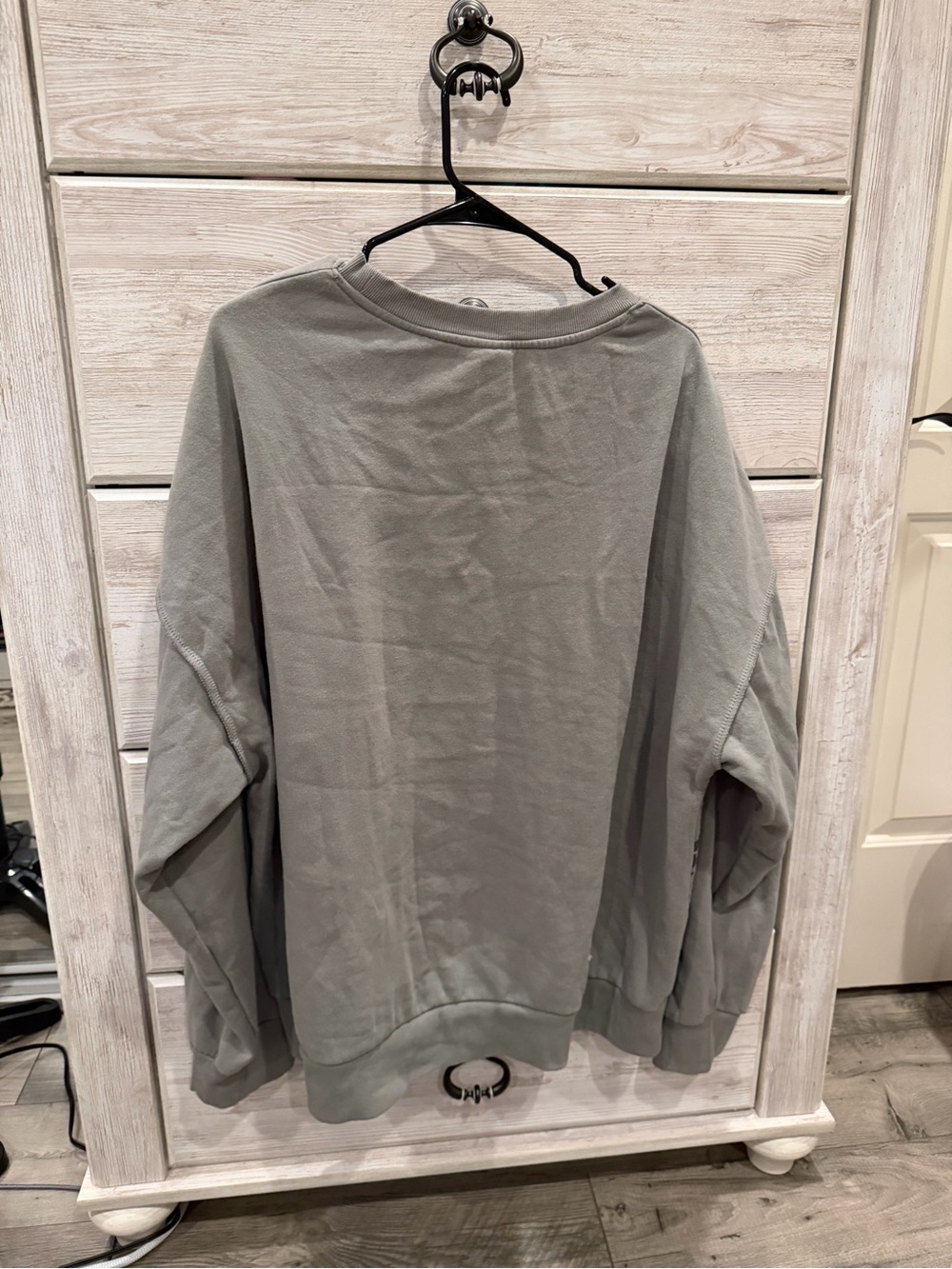 Gray 'Scream' Graphic Men’s Sweatshirt - Picture 2 of 3
